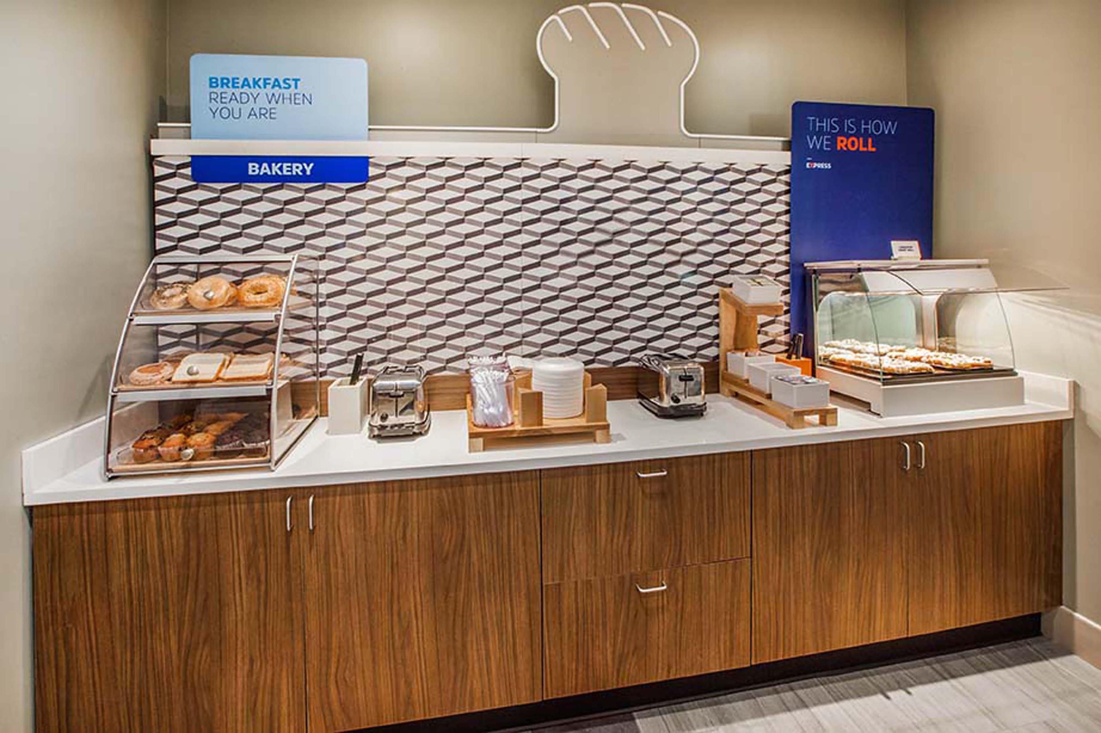 Holiday Inn Express Frisco Legacy Park Area, An Ihg Hotel Bagian luar foto